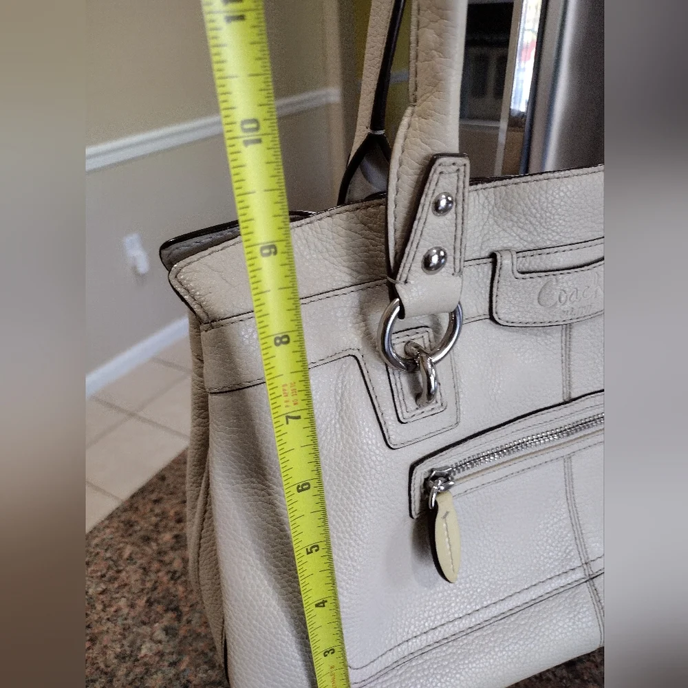 Beautiful  Penelope pebbled leather coach bag with ruffle top